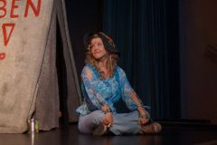 Katja-Uhlig-als-Chrissy-in-Hair-Foto-Juergen-Meusel-3